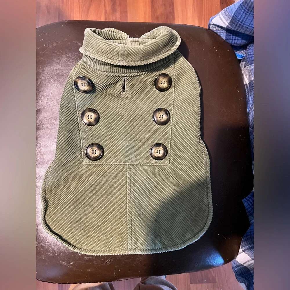 Woolrich sz M corduroy green dog coat in size M.